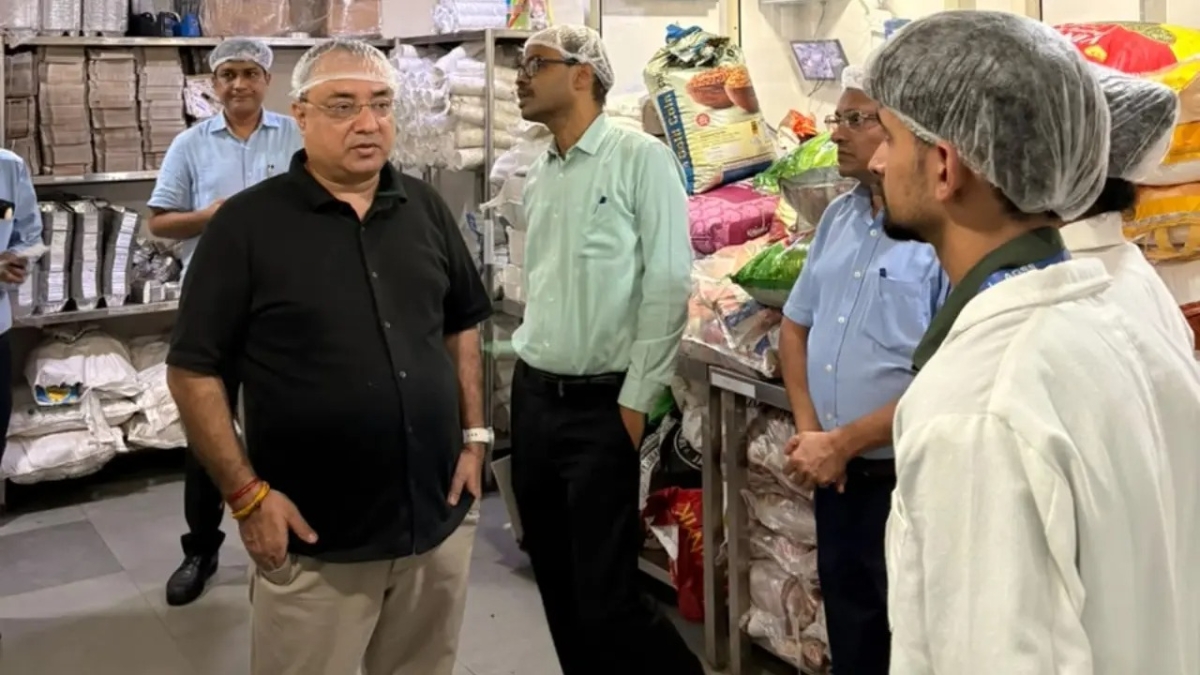 IRCTC CMD Rahul Himalian inspects Mumbai’s Catering Network, puts focus back on Quality and Hygiene