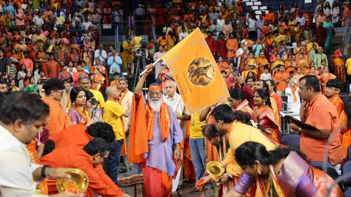 Historic Srimad Bhagavad Gita Parayana and World Peace Prayer Held in Dallas, USA, in the Divine Presence of His Holiness Sri Ganapathy Sachchidananda Swamiji